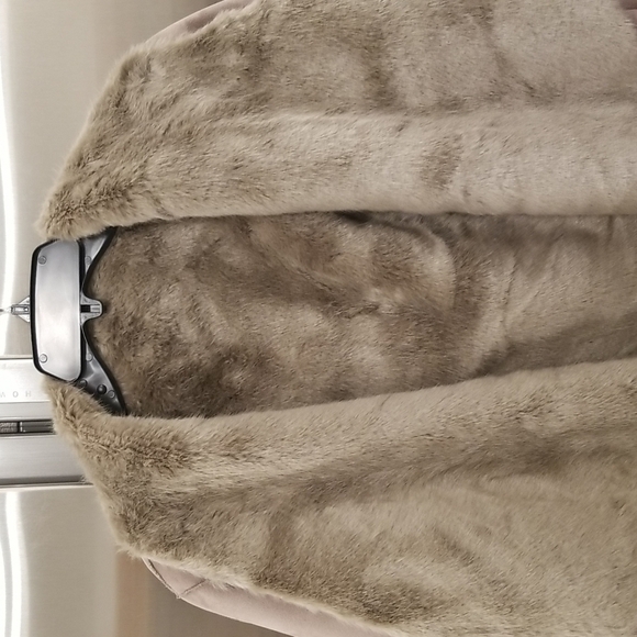 💕LOVE TOKEN💕 Allegra Faux Fur Faux Suede Reversible Short Coat ~ Taupe (Brown) - Picture 8 of 11